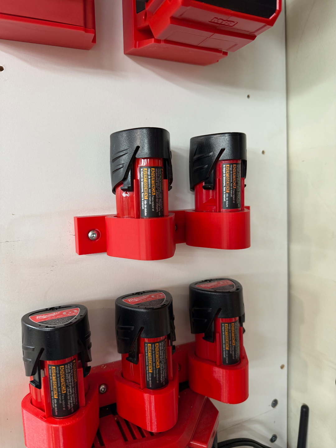 Milwaukee M12 akkumulátor kettős tartó