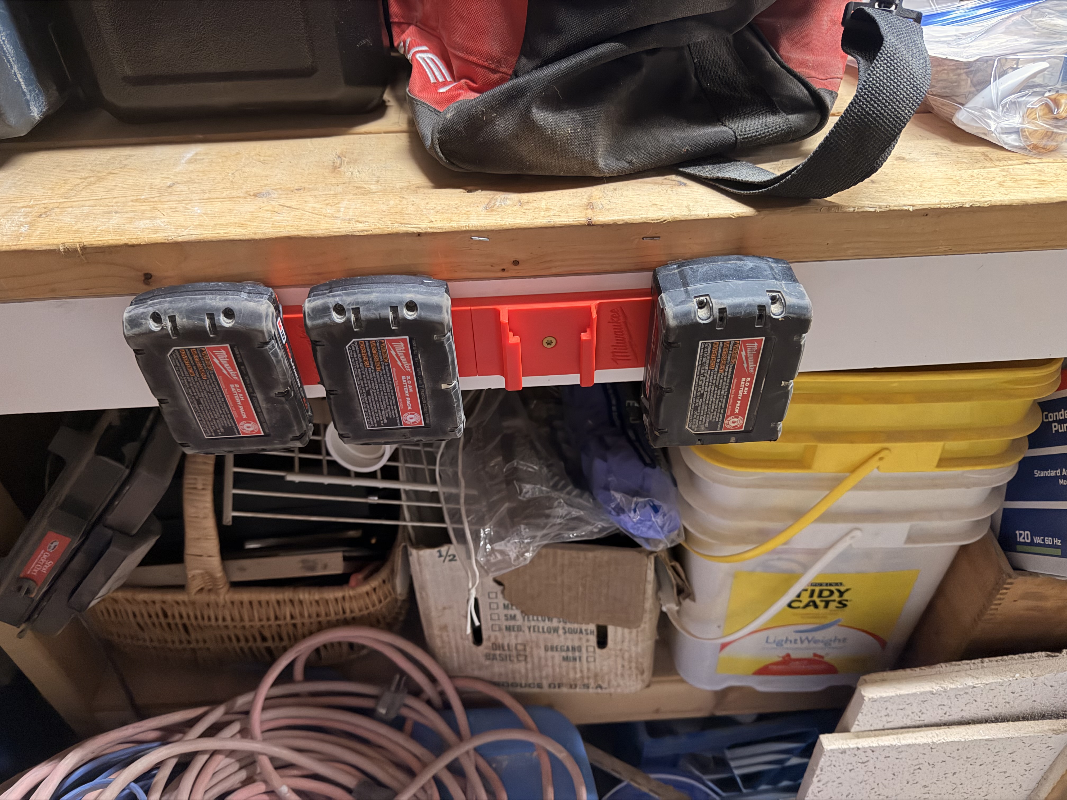 Milwaukee M18 akkumulátor tartó 4 darabos