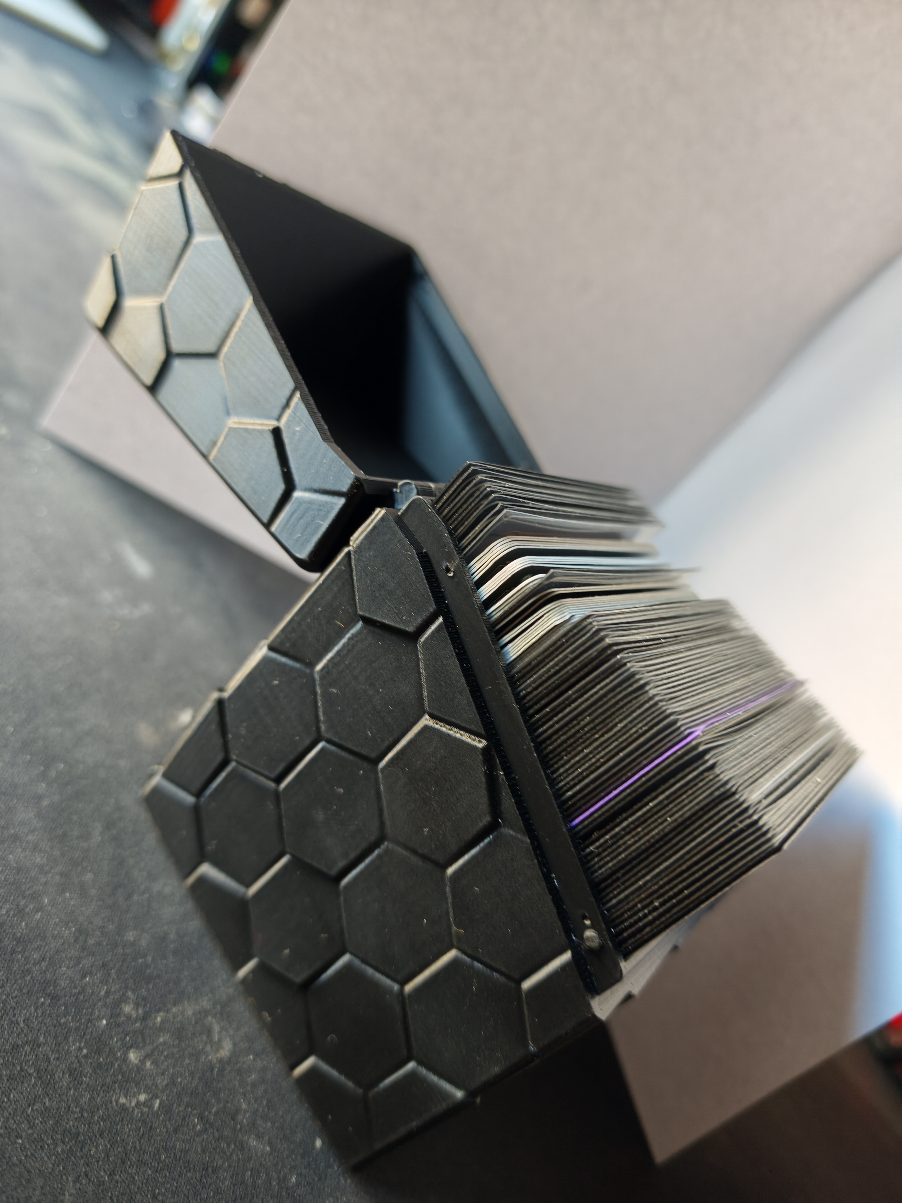 Tcg Pakli tartó Hexagon mintás